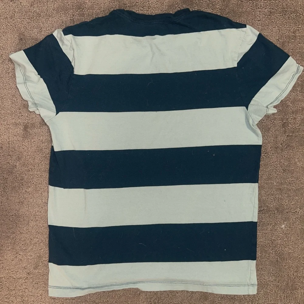 J.Crew Men’s Navy & Light Blue Stripe Short Sleeve Tee – Size S